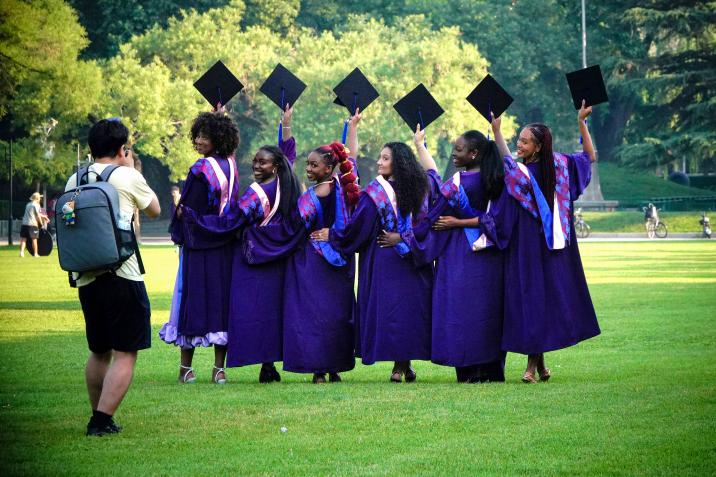 20250423-114 周年校庆｜精品无码久久久久久久久_国产精品一区二区三区四区五区_欧美亚洲国产激情一区二区_午夜精品久久久久久久久久久久_亚洲欧洲中文日韩久久AV乱码_91精品欧美一区二区三区_久久精品一区二区免费播放_日韩高清大片永久免费入口_久久国产欧美日韩精品免费_欧美一区二区三区久久综合_国产精品天天狠天天看离退休教职工书画作品展和摄影作品展开幕-段鸿杰-作品名称：《毕业清华走向世界》作者：张惠英.png